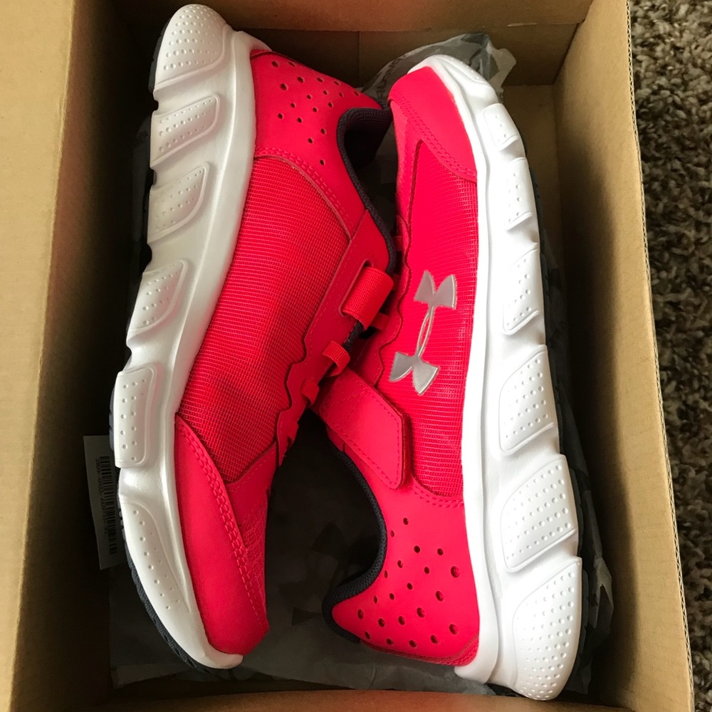 Brand New! Under Armour girls sneakers